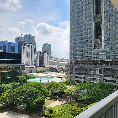 Апартаменты Luxury @ Bgc Sleeps 6 Comfortably Fast Wifi Pool! Манила Экстерьер фото