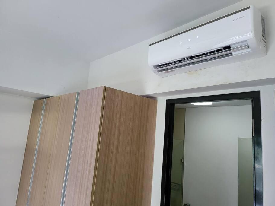 Апартаменты Luxury @ Bgc Sleeps 6 Comfortably Fast Wifi Pool! Манила Экстерьер фото