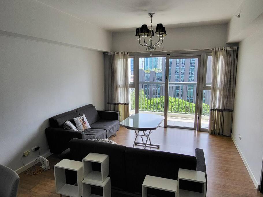 Апартаменты Luxury @ Bgc Sleeps 6 Comfortably Fast Wifi Pool! Манила Экстерьер фото